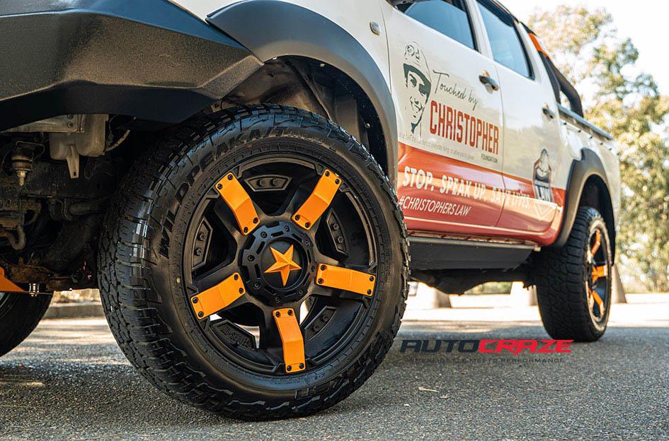 TOYOTA HILUX 4WD ROCKSTAR XD 2 MATTE BLACK ORANGE INSERTS